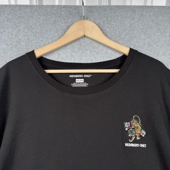 Members Only Shirt Mens 2XL Black Tiger Embroidered Graphic Logo Crewneck NEW - Picture 2 of 10